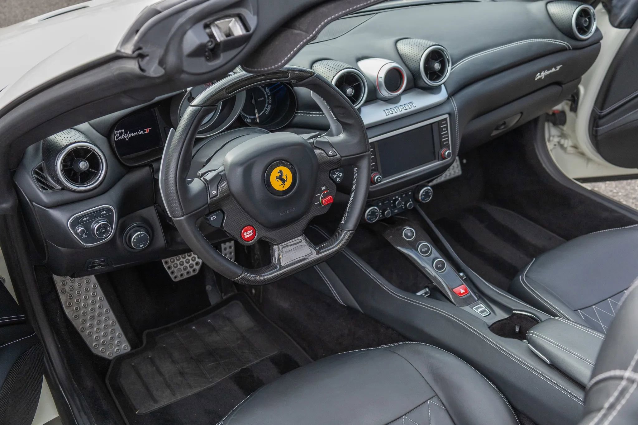 Used 2016 Ferrari California T RWD image 66