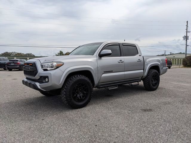 Used 2017 Toyota Tacoma SR5 w/ Tow Package image 8