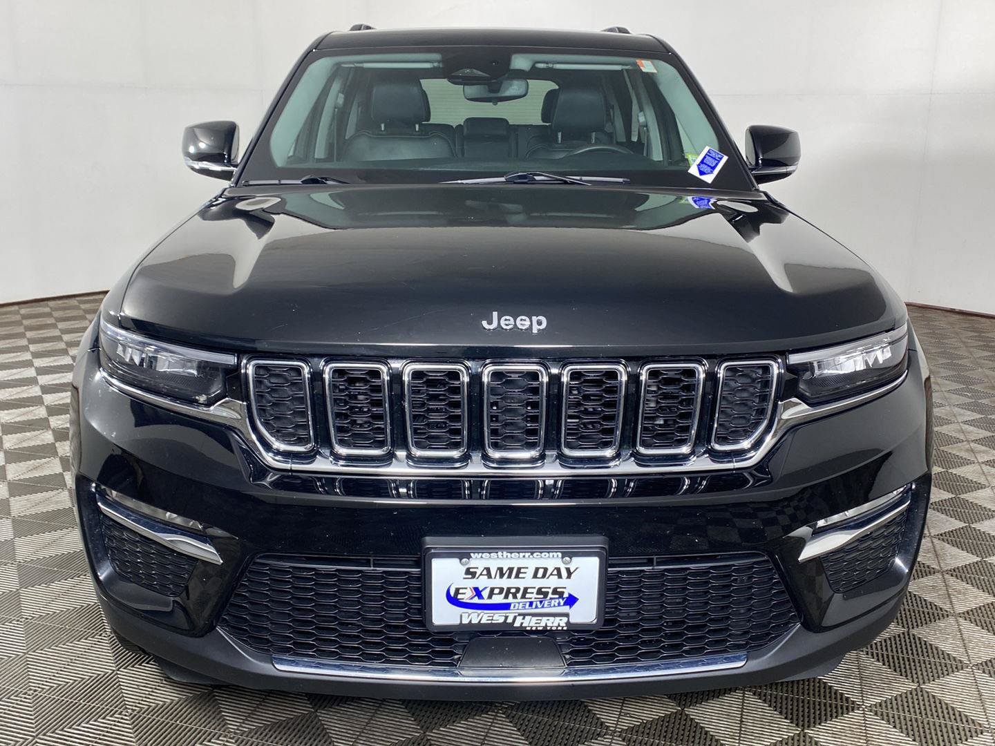 Used 2024 Jeep Grand Cherokee Limited AWD/4WD image 24