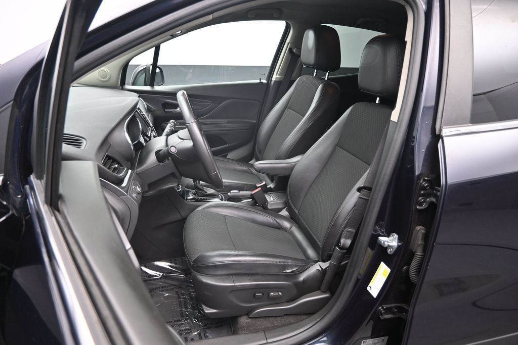 Used 2021 Buick Encore Preferred AWD/4WD image 20