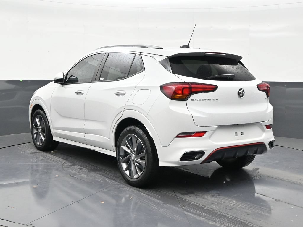 Used 2022 Buick Encore GX Select w/ Sport Touring Package FWD image 3