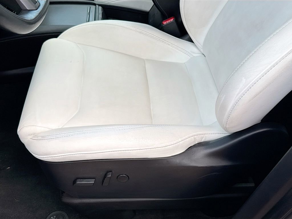 Used 2021 Tesla Model X Performance image 21