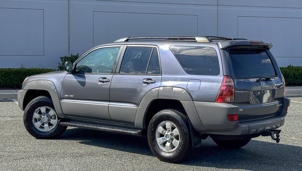 Used 2003 Toyota 4Runner SR5 AWD/4WD image 9