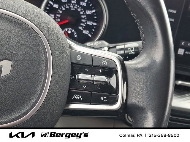 Used 2023 Kia Carnival LX image 25