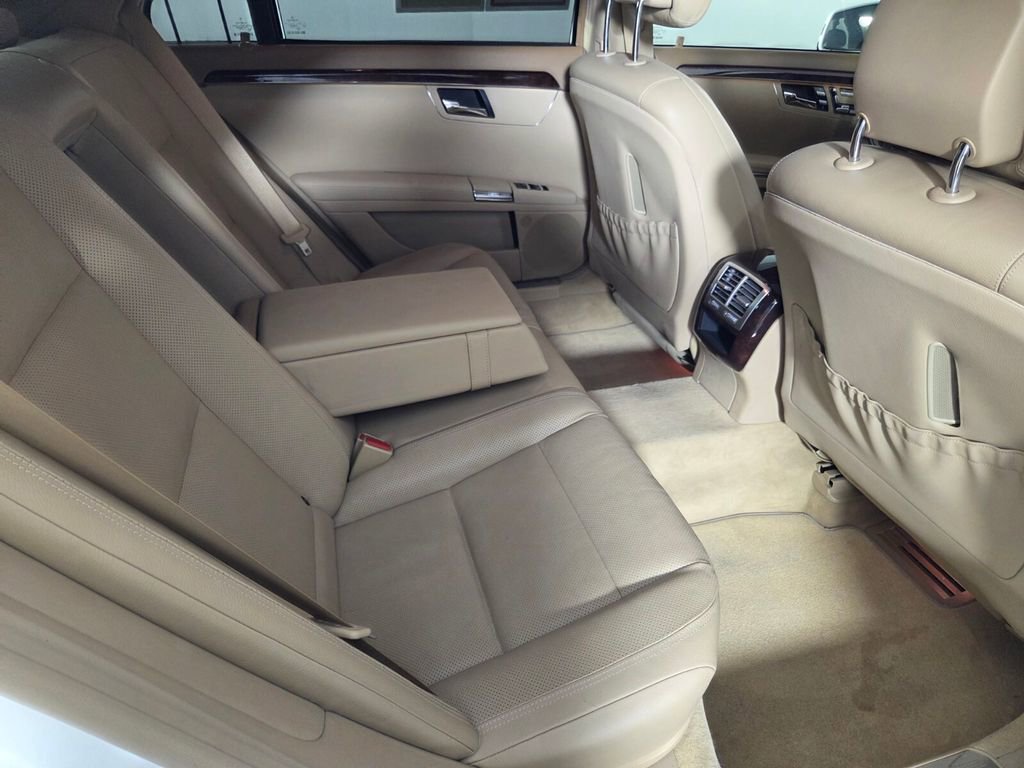 Used 2011 Mercedes-Benz S 550 4MATIC image 30
