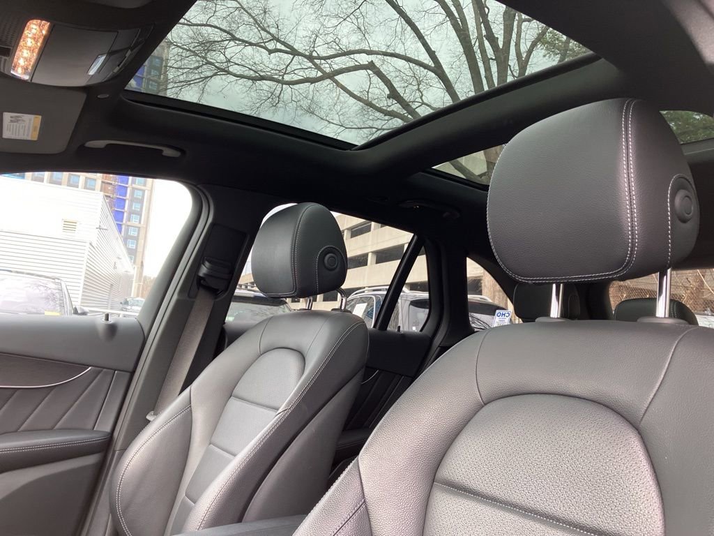 Used 2022 Mercedes-Benz GLC 300 4MATIC w/ AMG Line image 15