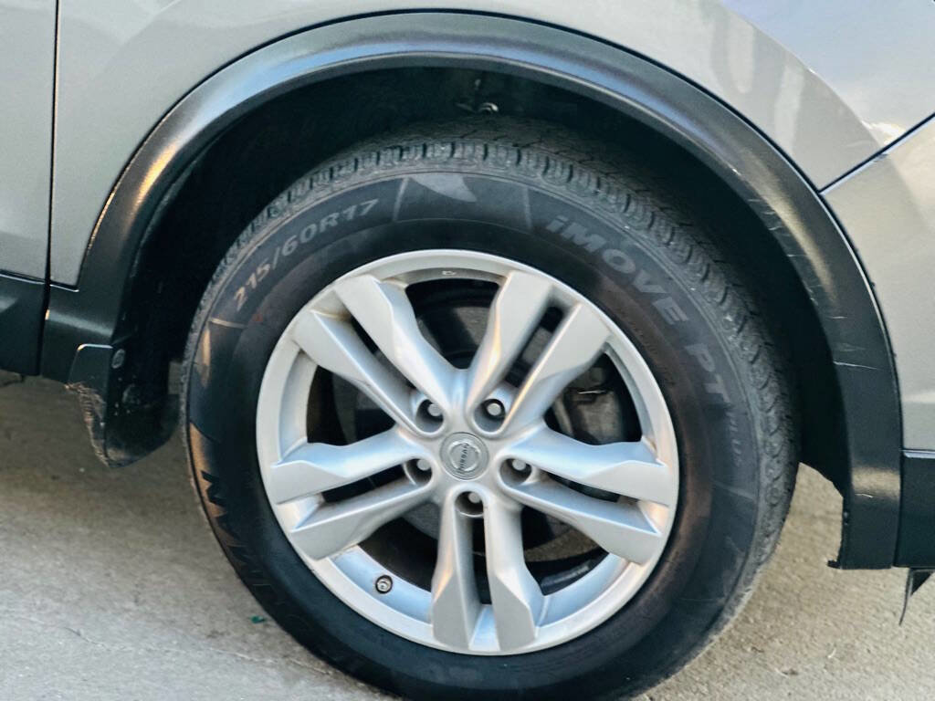 Used 2017 Nissan Rogue Sport S w/ S Appearance Package image 4