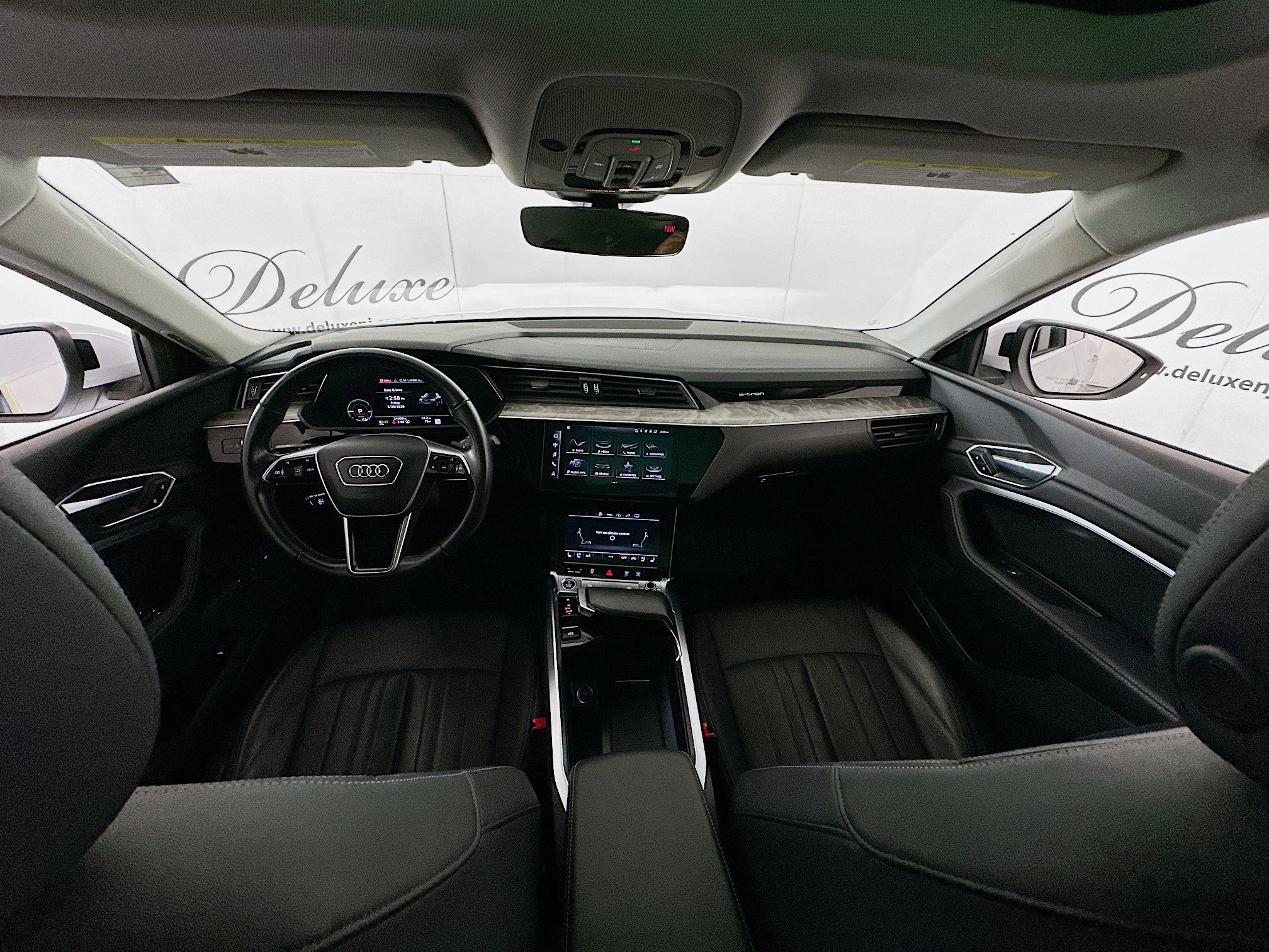 Used 2022 Audi e-tron Premium Plus w/ Premium Plus Package AWD/4WD image 20