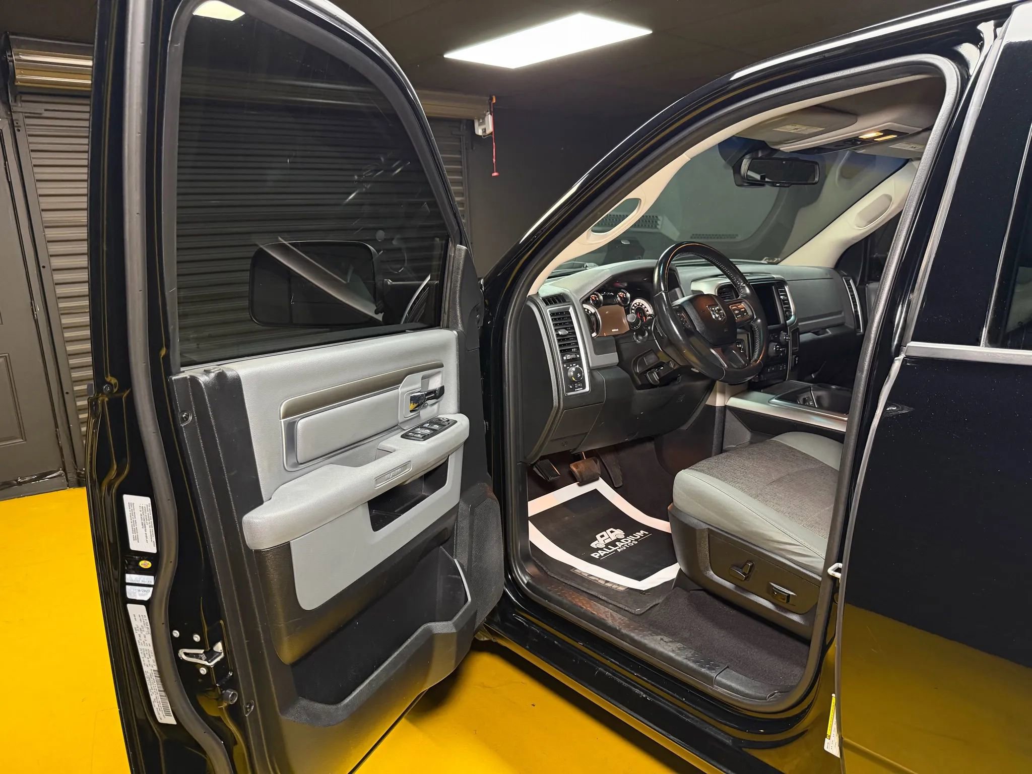 Used 2015 RAM 1500 Big Horn image 27