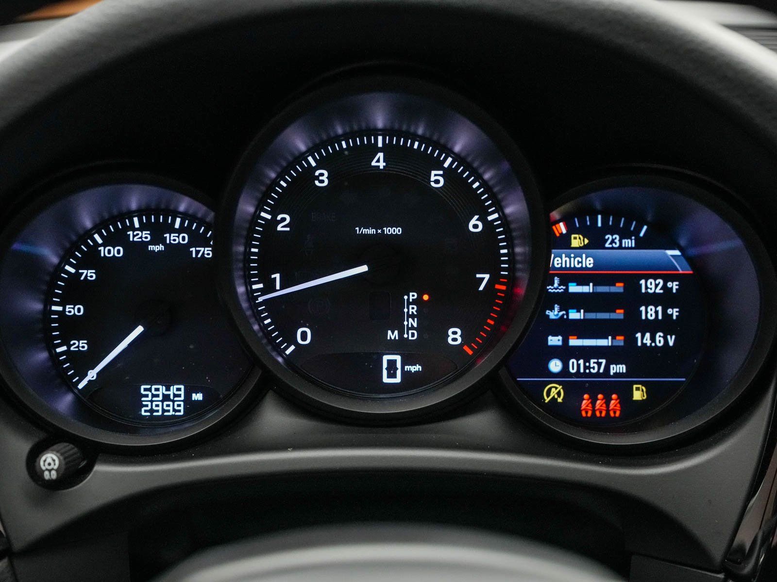 Certified 2025 Porsche Macan image 28