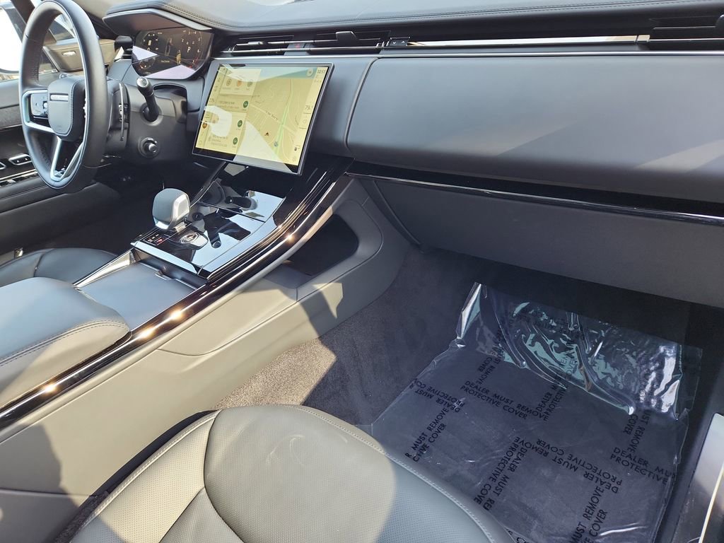 Used 2025 Land Rover Range Rover Sport SE image 29