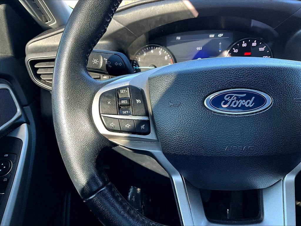 Used 2023 Ford Explorer XLT image 15