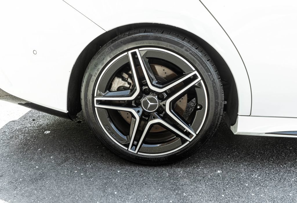 Used 2023 Mercedes-Benz CLA 35 AMG 4MATIC image 28