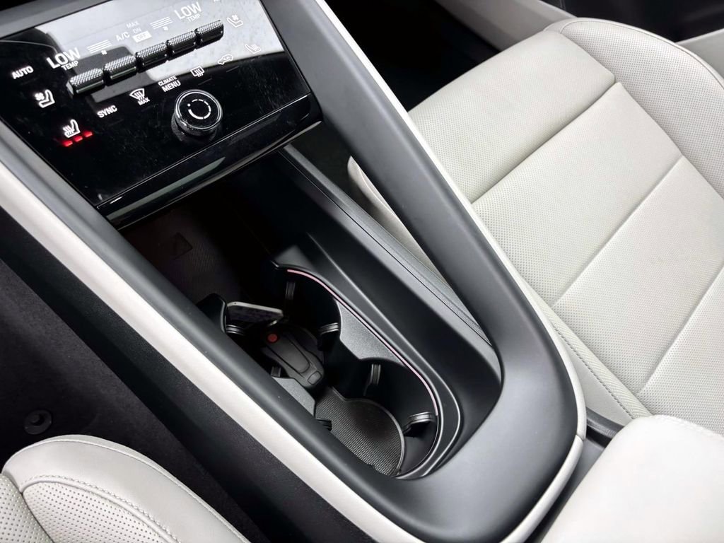 Certified 2025 Porsche Macan 4S Electric image 27