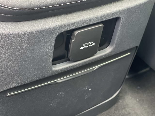 New 2026 Lincoln Navigator L Reserve AWD/4WD image 17