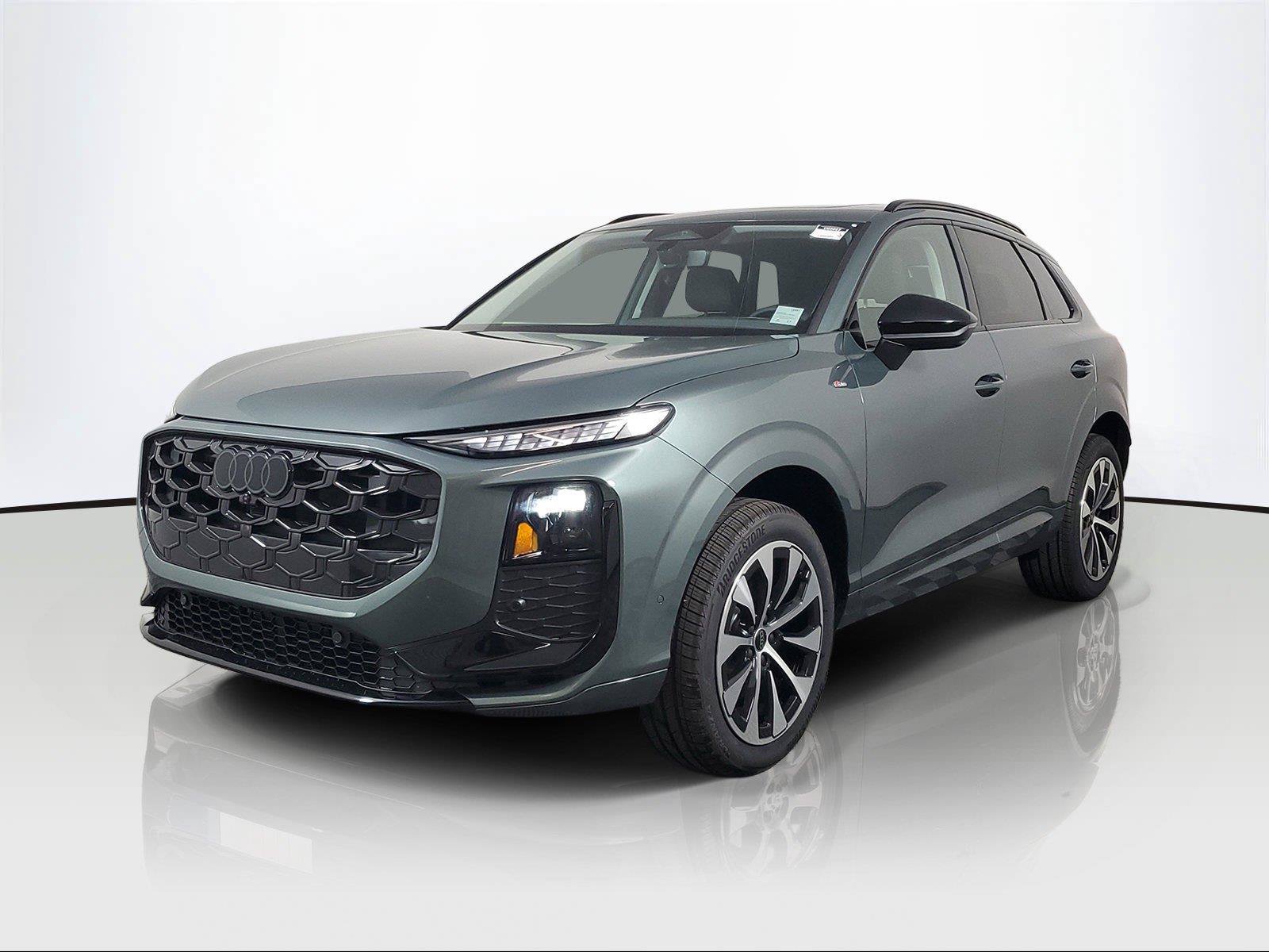 New 2026 Audi Q3 quattro 2.0T AWD/4WD image 3