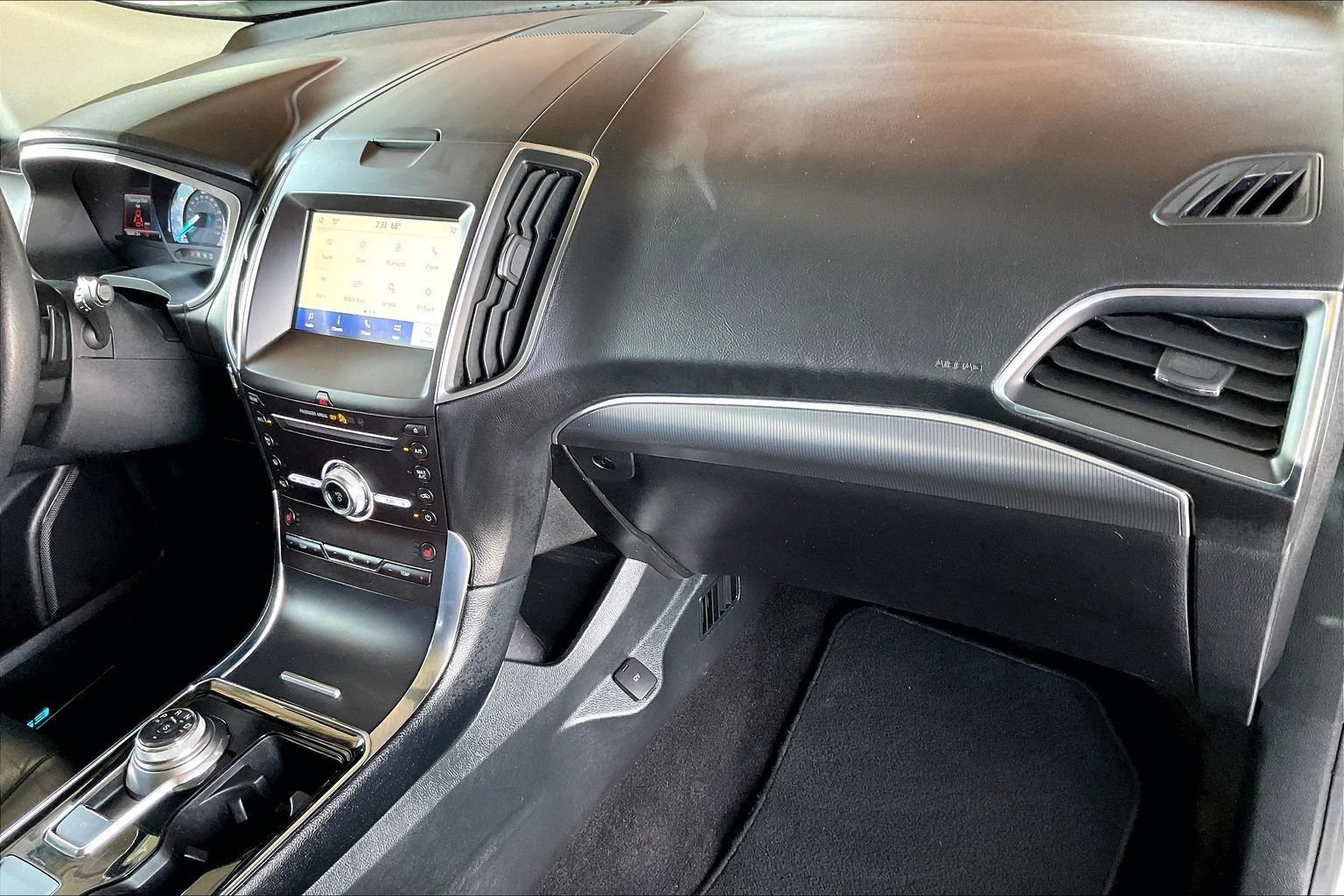 Used 2019 Ford Edge Titanium AWD/4WD image 22