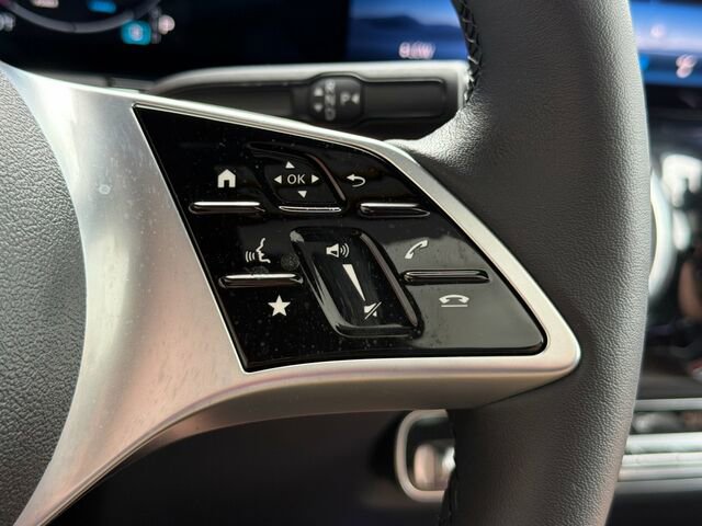 Used 2026 Mercedes-Benz GLB 250 4MATIC image 31