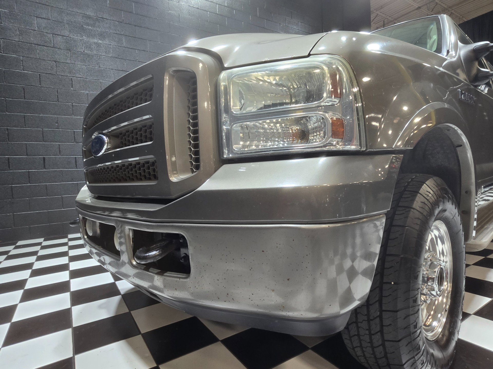 Used 2005 Ford Excursion Limited image 34