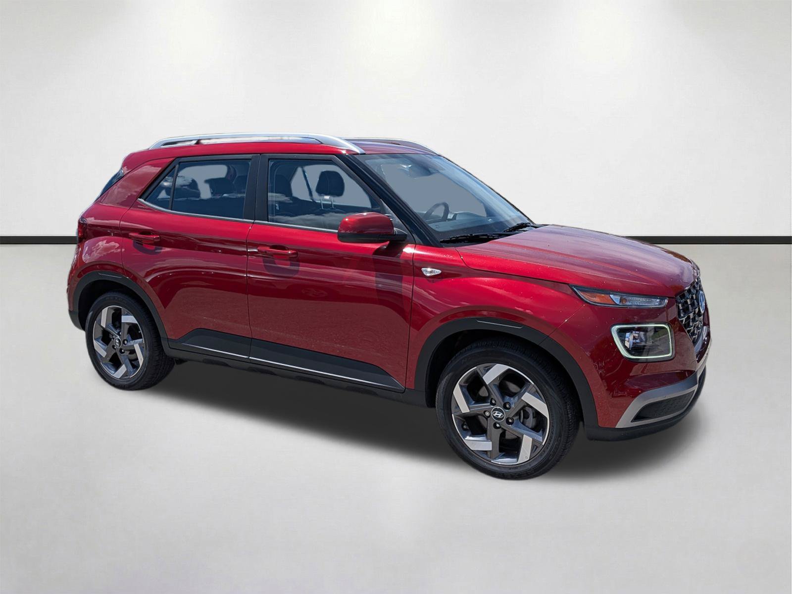 Used 2025 Hyundai Venue Limited FWD image 1