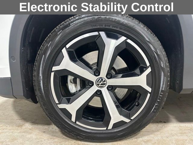 Used 2025 Volkswagen Tiguan SE image 23