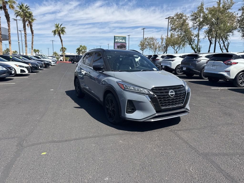Used 2023 Nissan Kicks SR w/ SR Premium Package FWD image 4