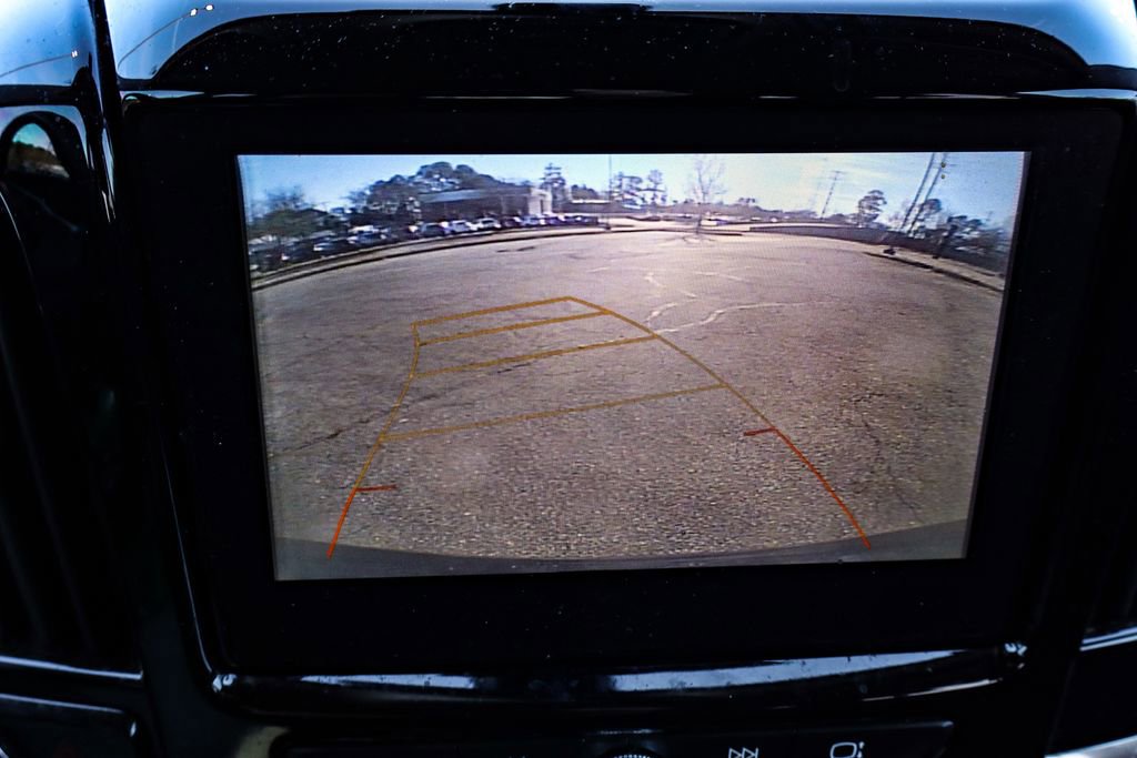 Used 2019 Chevrolet Traverse LT image 24