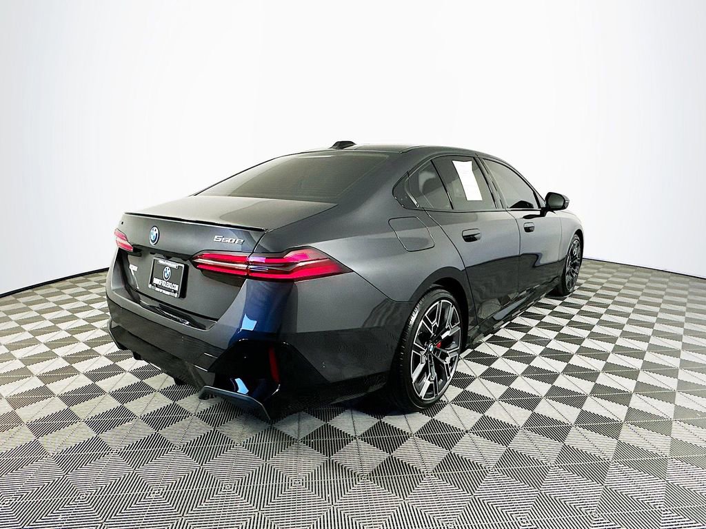 Used 2026 BMW 550e xDrive w/ Premium Package image 9