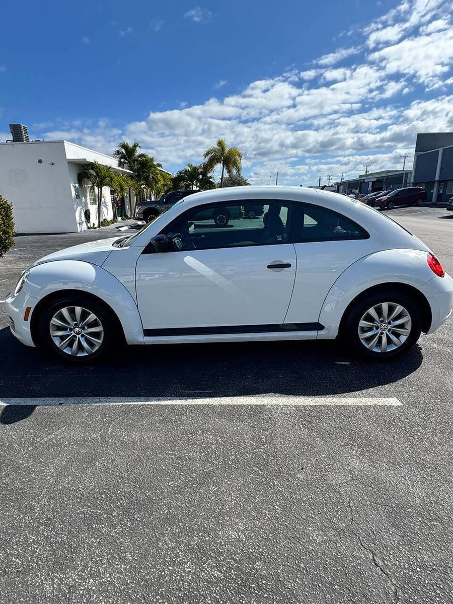 Used 2016 Volkswagen Beetle 1.8T FWD image 3