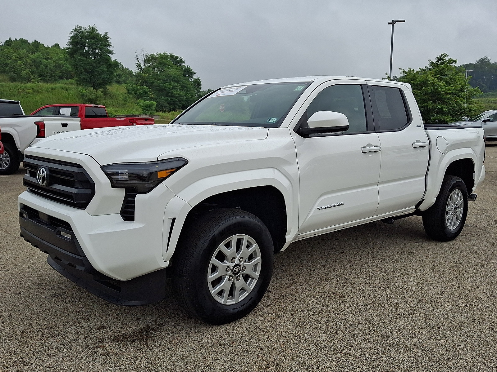 Certified 2025 Toyota Tacoma SR5 AWD/4WD image 3