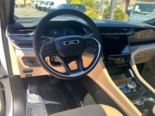 Used 2022 Jeep Grand Cherokee Limited 4xe w/ Luxury Tech Group II image 15