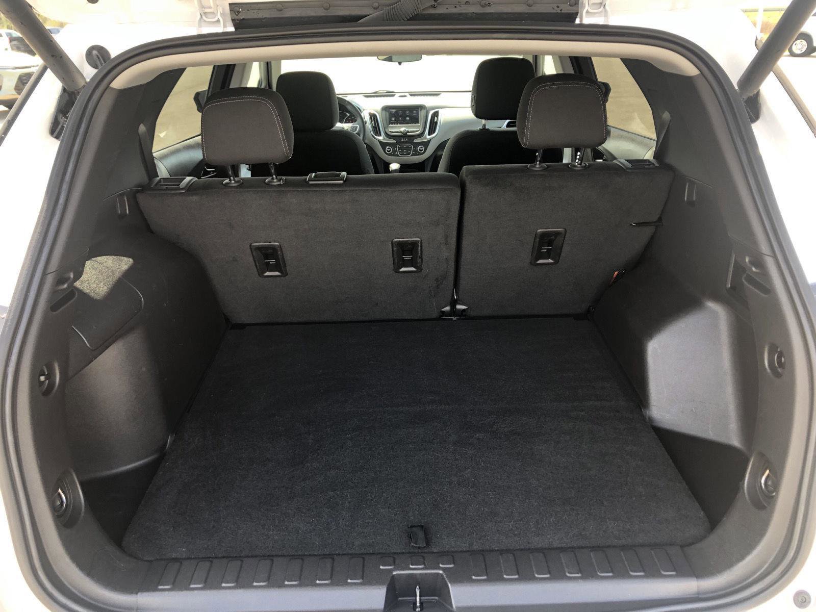 Used 2024 Chevrolet Equinox LT w/ Driver Convenience Package FWD image 8