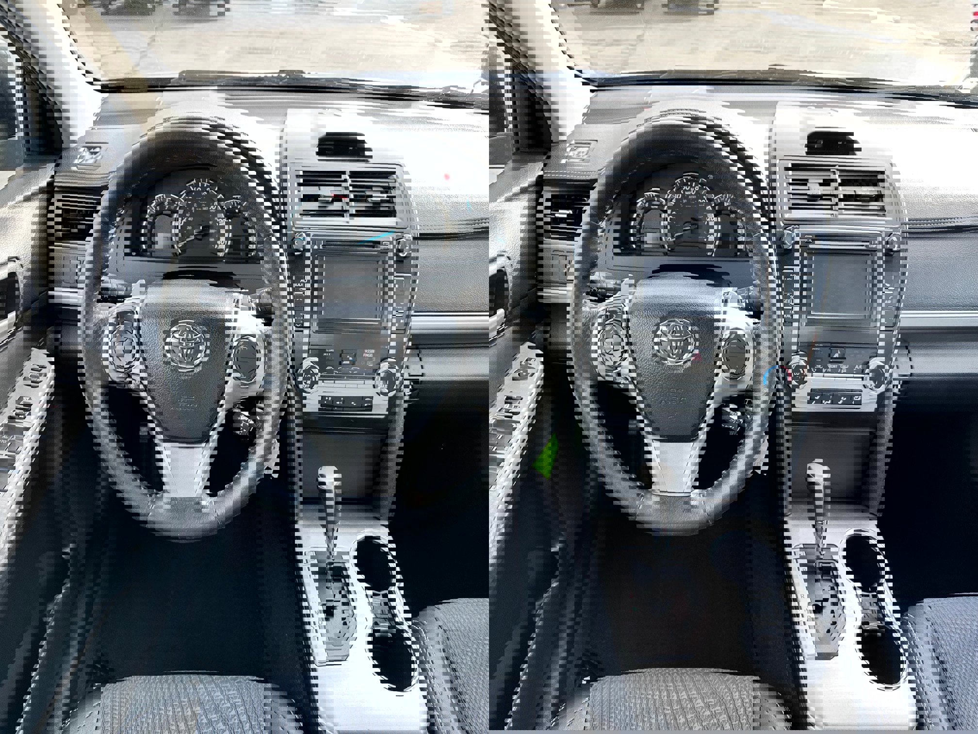 Used 2014 Toyota Camry SE image 7