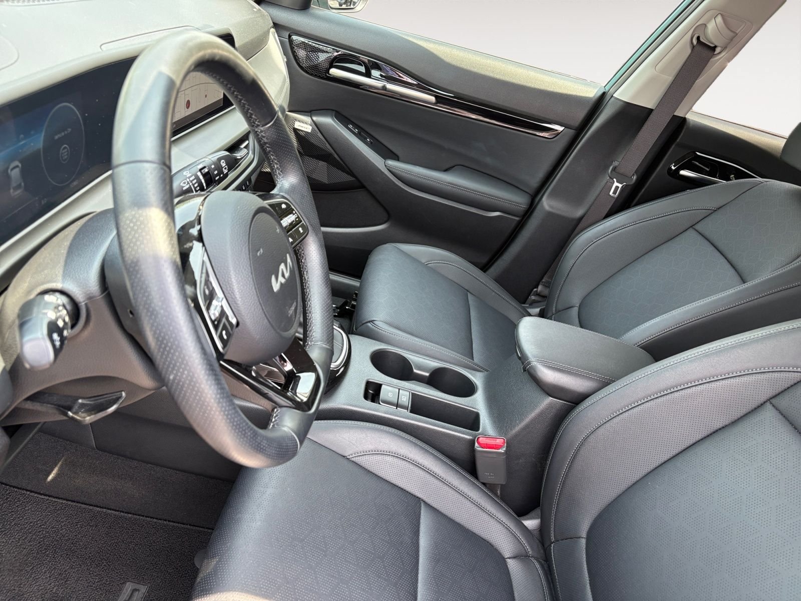 Used 2024 Kia Seltos SX w/ SX Sunroof Package AWD/4WD image 9
