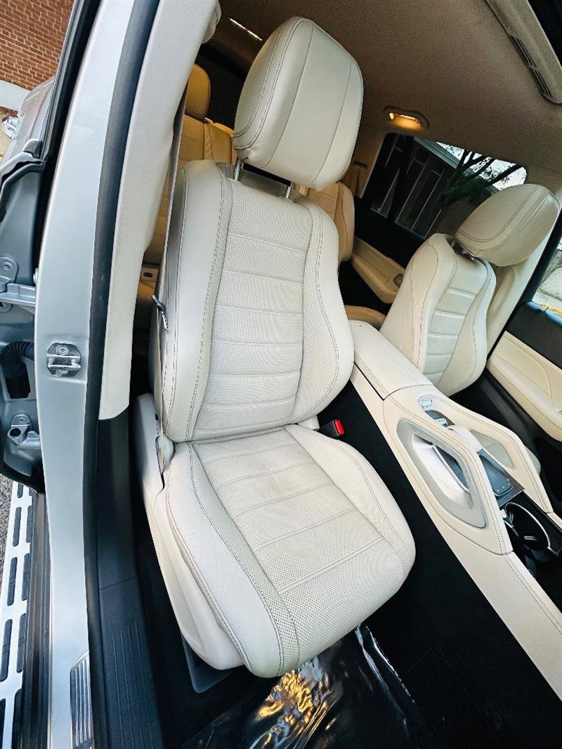 Used 2021 Mercedes-Benz GLS 450 4MATIC image 40