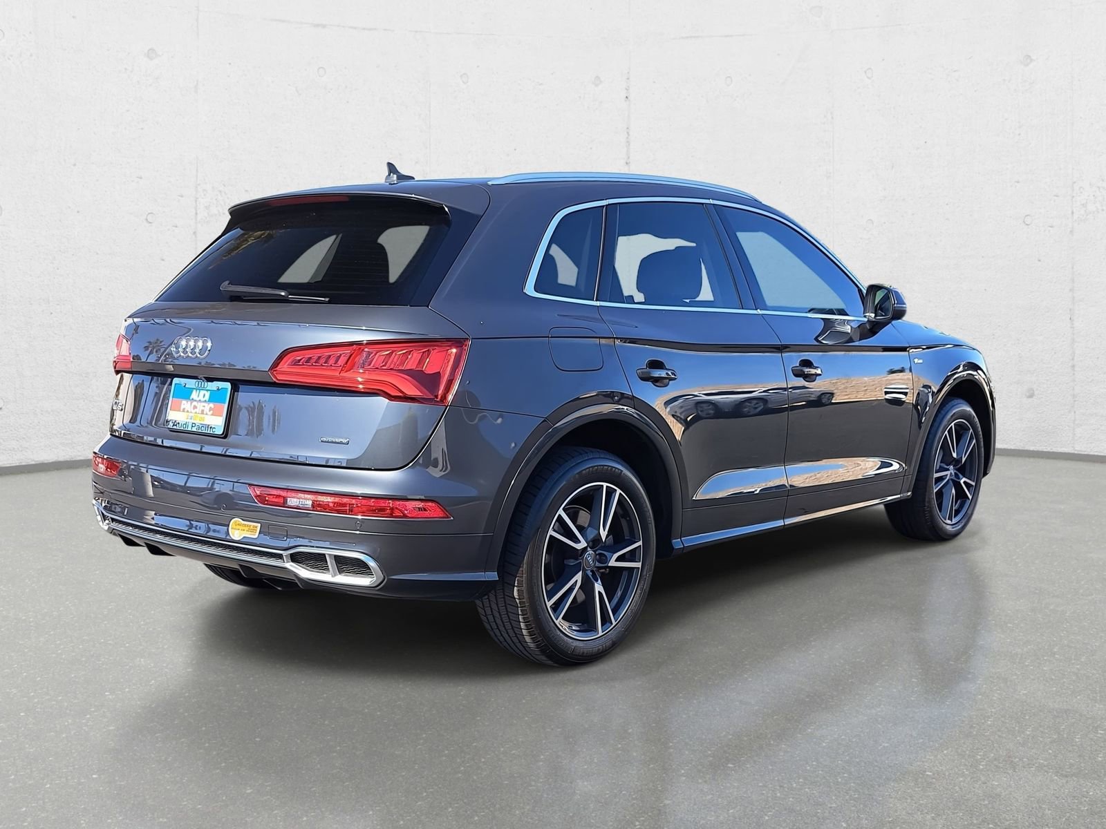 Used 2020 Audi Q5 e Premium w/ Convenience Package image 5
