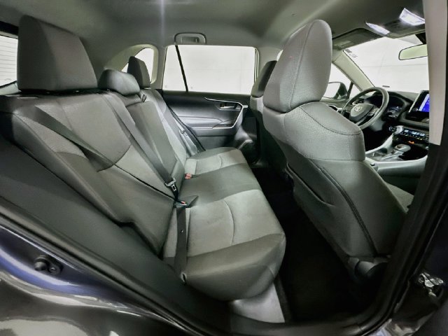Used 2025 Toyota RAV4 XLE FWD image 26
