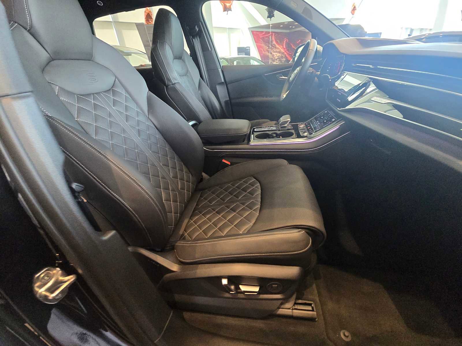 New 2025 Audi SQ7 Premium Plus image 11