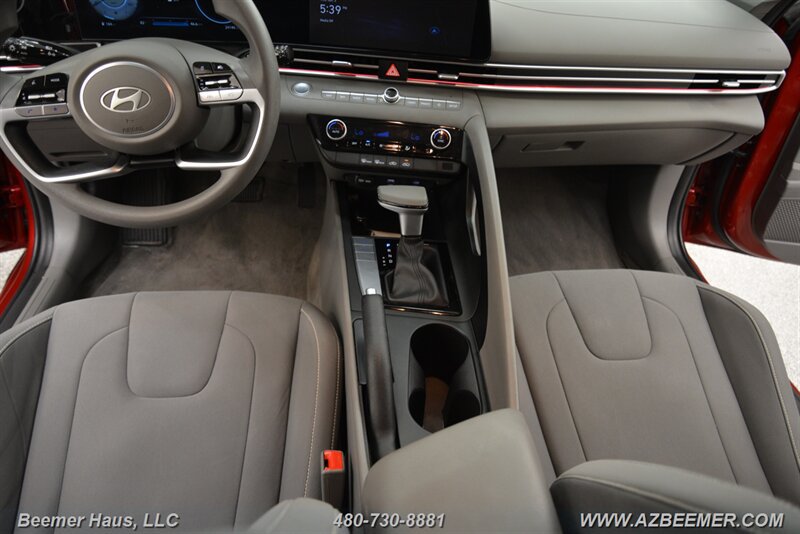 Used 2024 Hyundai Elantra SEL FWD image 17