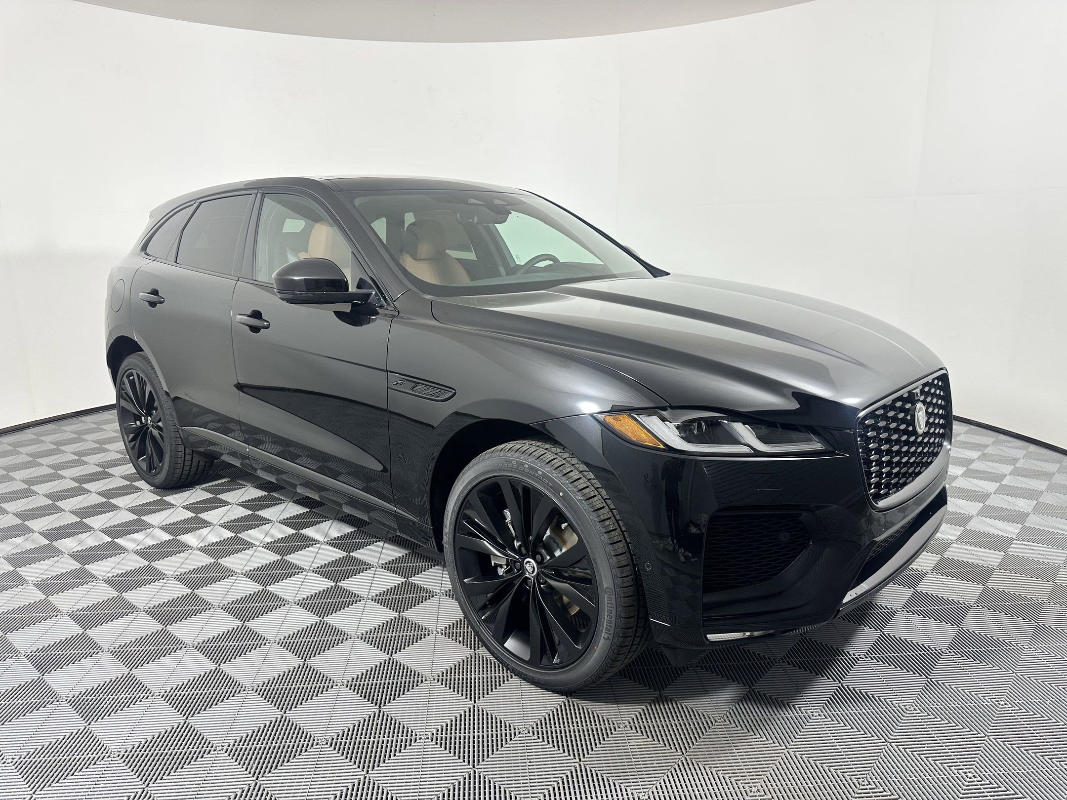 Used 2026 Jaguar F-PACE R-Dynamic S AWD/4WD image 6