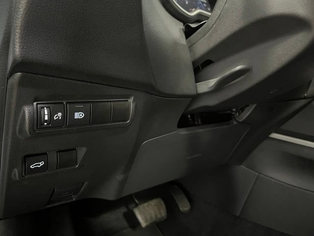 Certified 2025 Toyota Corolla Cross XLE w/ Convenience Package AWD/4WD image 16