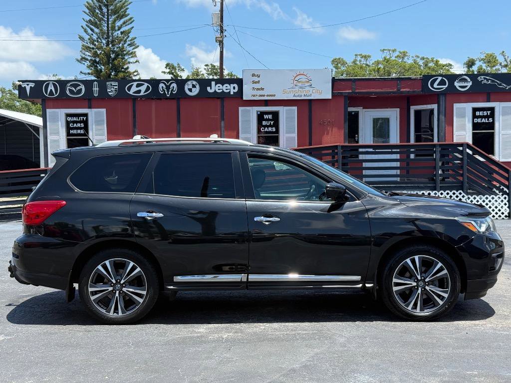 Used 2017 Nissan Pathfinder Platinum w/ Cargo Package image 4