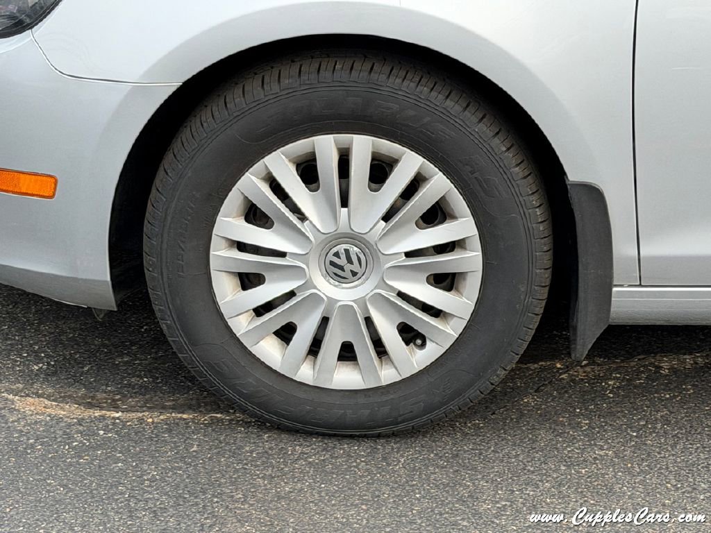 Used 2014 Volkswagen Golf 4-Door FWD image 37