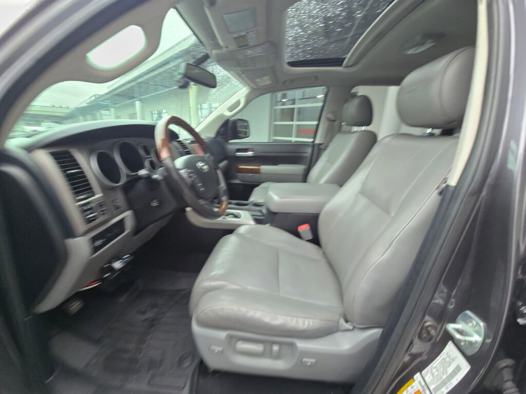 Used 2013 Toyota Tundra Platinum image 17