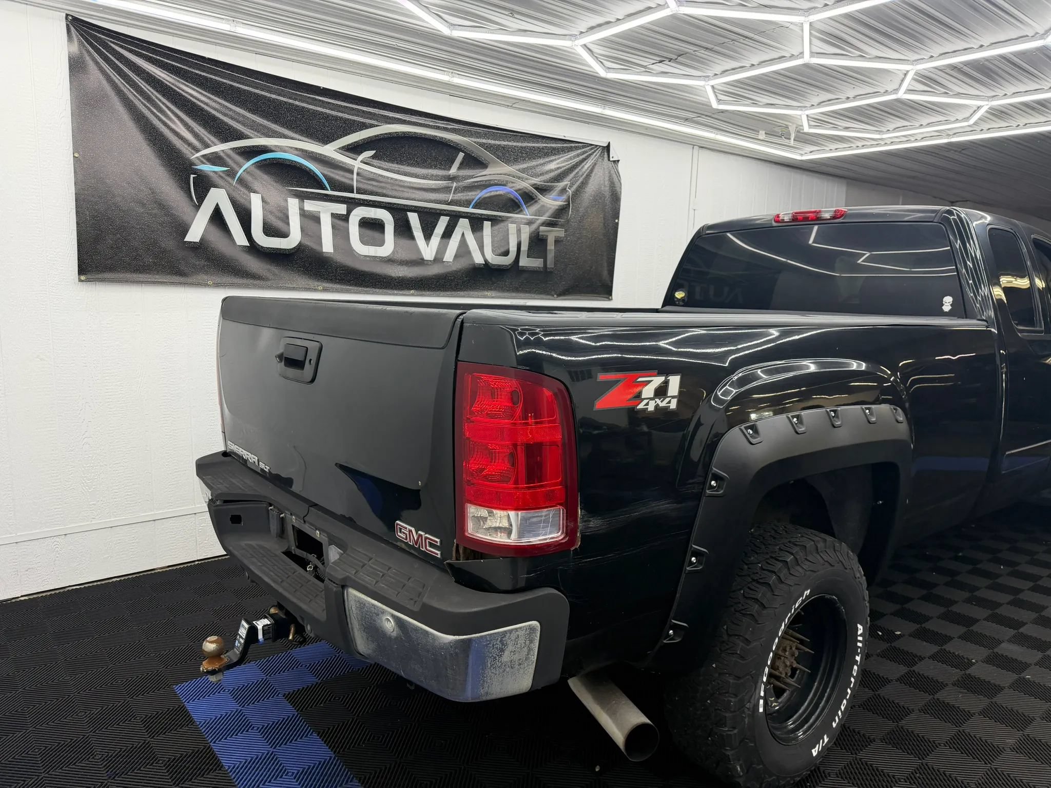 Used 2009 GMC Sierra 2500 SLT AWD/4WD image 3