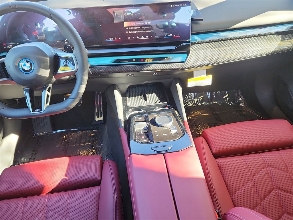 New 2026 BMW 550e xDrive w/ Premium Package image 28