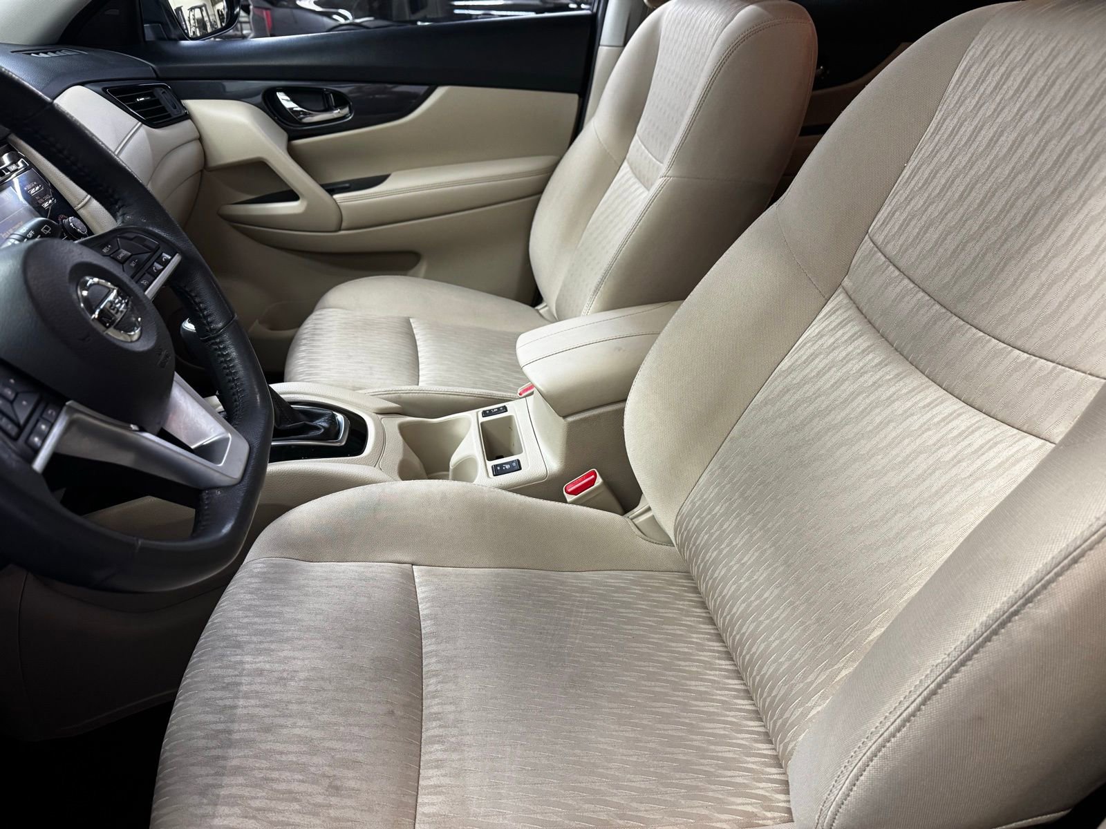 Used 2017 Nissan Rogue SV AWD/4WD image 11