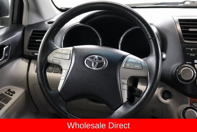Used 2010 Toyota Highlander Limited AWD/4WD image 16