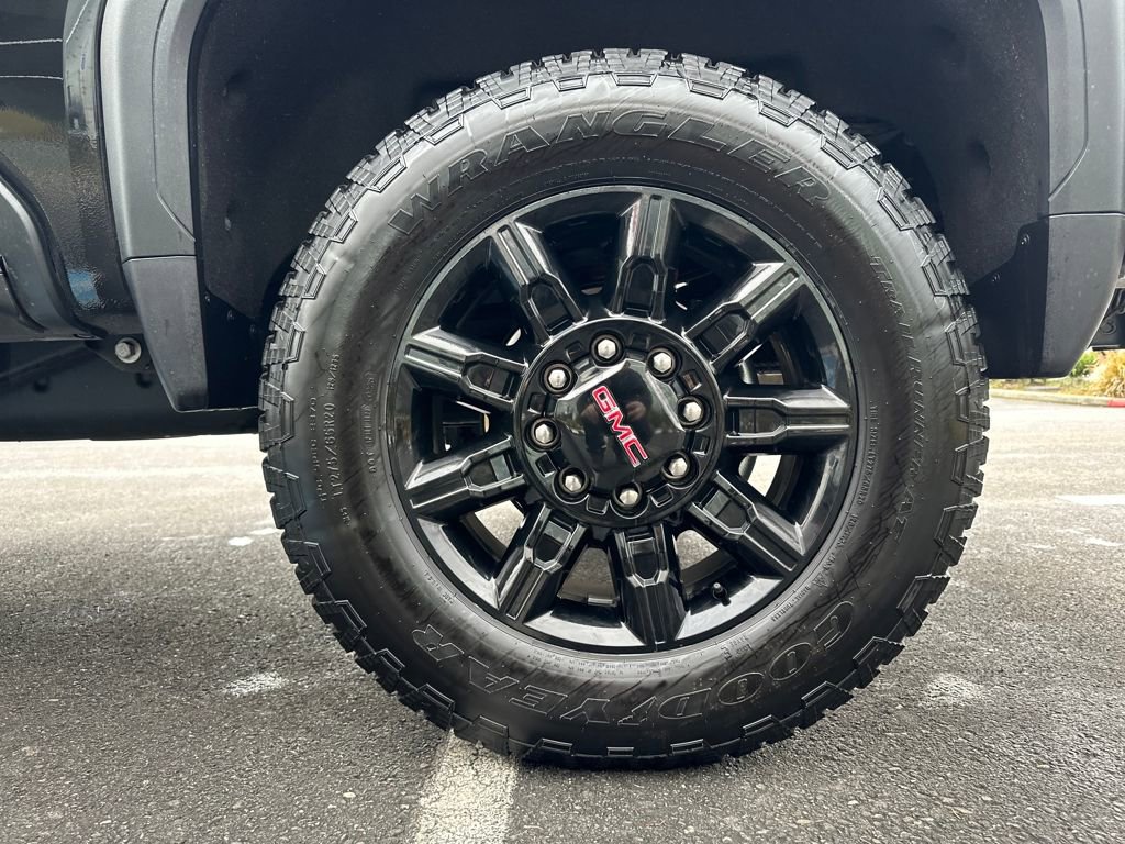 Used 2025 GMC Sierra 3500 AT4 w/ AT4 Premium Plus Package image 28