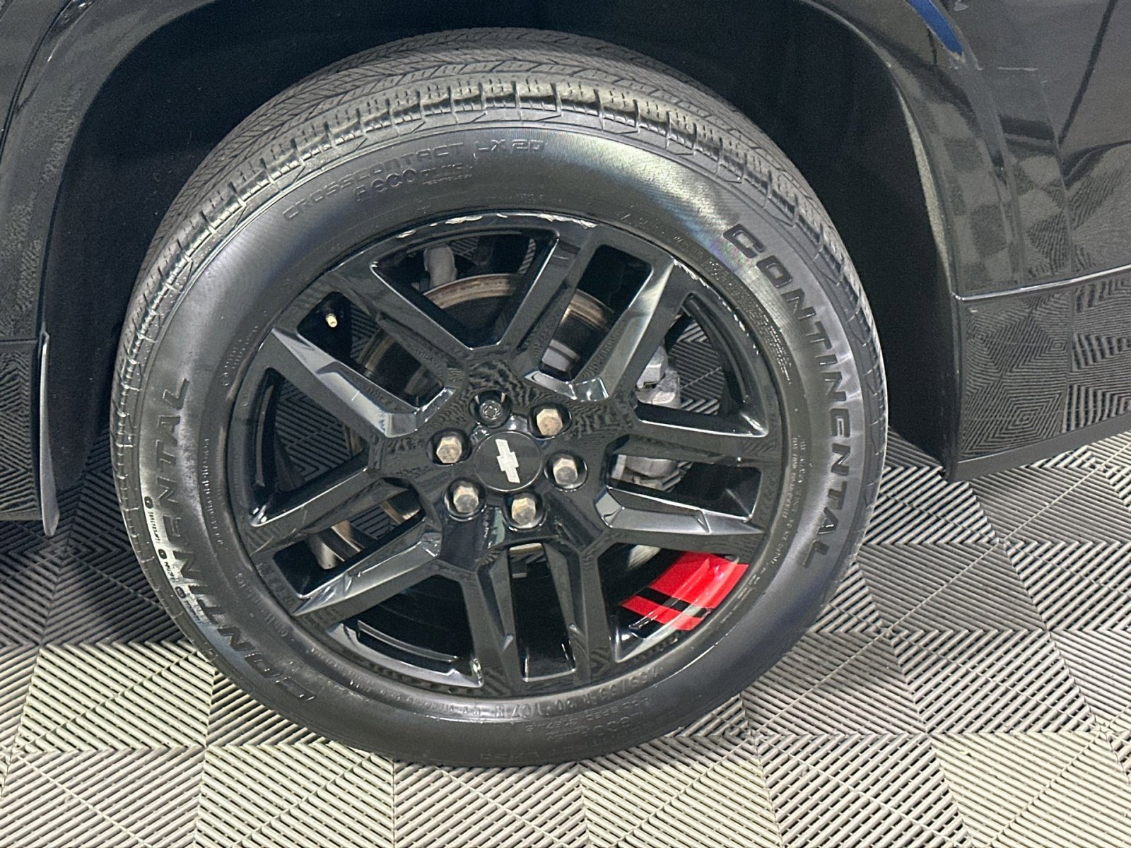 Used 2021 Chevrolet Traverse Premier w/ Redline Edition image 12